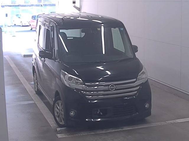 3058 NISSAN DAYZ ROOX B21A 2015 г. (NAA Fukuoka)